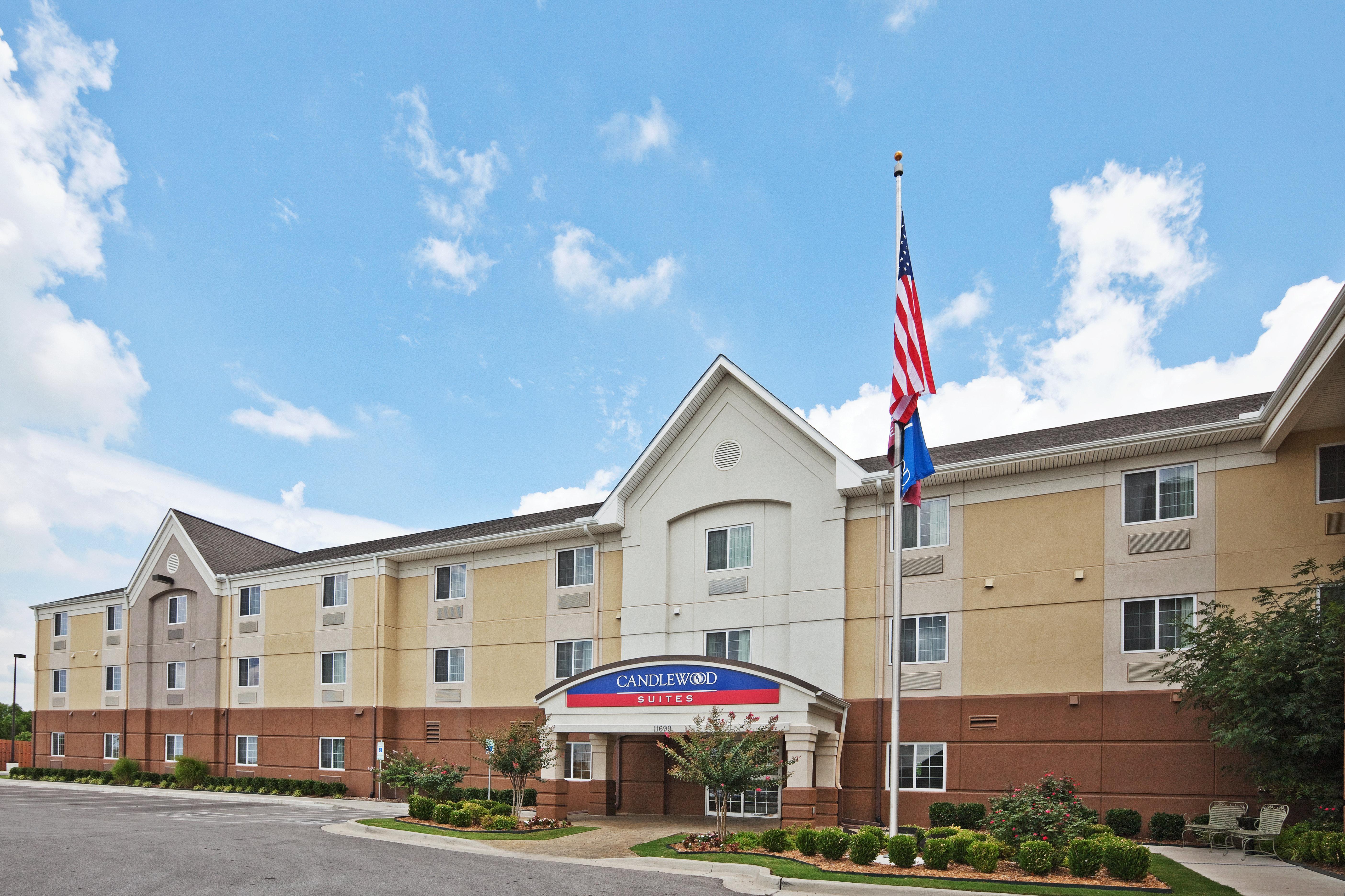 แคนเดิ้ลวูด สวีท โอวอสโซ Hotel Owasso ภายนอก รูปภาพ